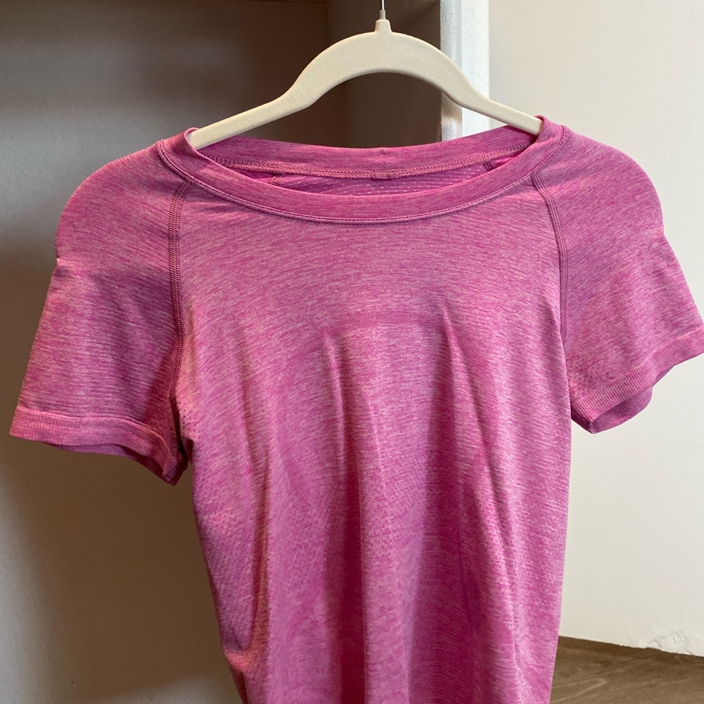 Lululemon Athletica Pink Fitted Short Sleeve Tee